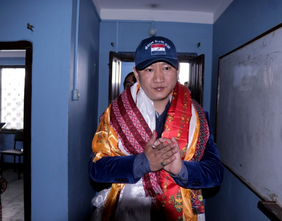 नेपाल तरुण दलका नव नियुक्त केन्द्रीय अध्यक्ष विद्वान गुरुङको तरुण दल केन्द्रीय कार्यालयमा प्रवेश